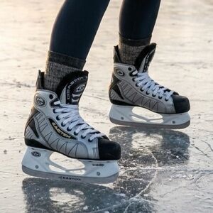 Easton Maxx Lite Pro Uni Body Construction Hockey Skates Women Size 4E